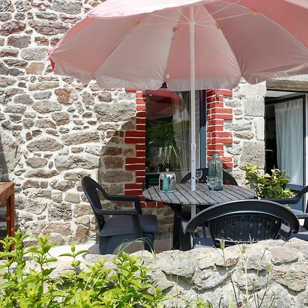 La Quinardais - Charmante Maison Avec Terrasse Saint-Samson-sur-Rance 外观 照片