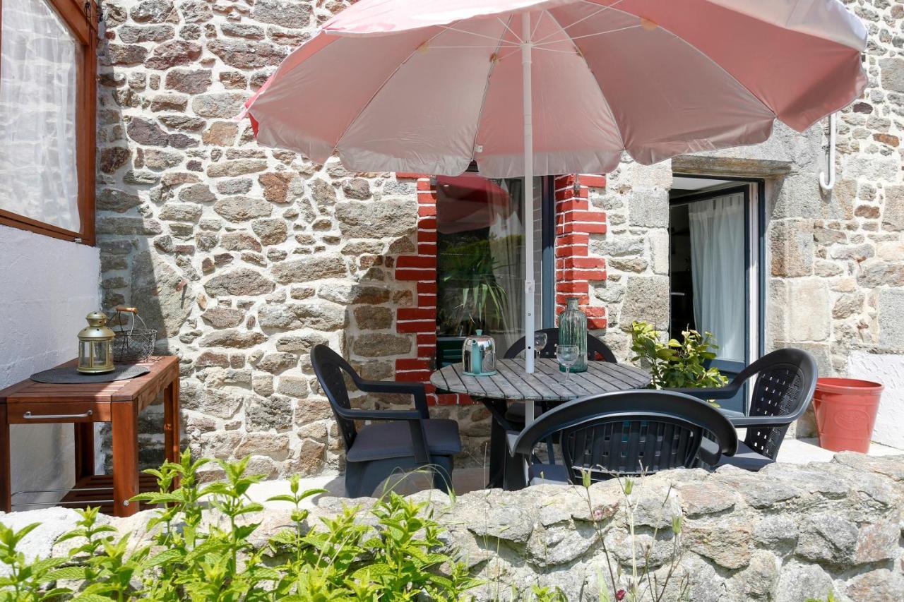 La Quinardais - Charmante Maison Avec Terrasse Saint-Samson-sur-Rance 外观 照片