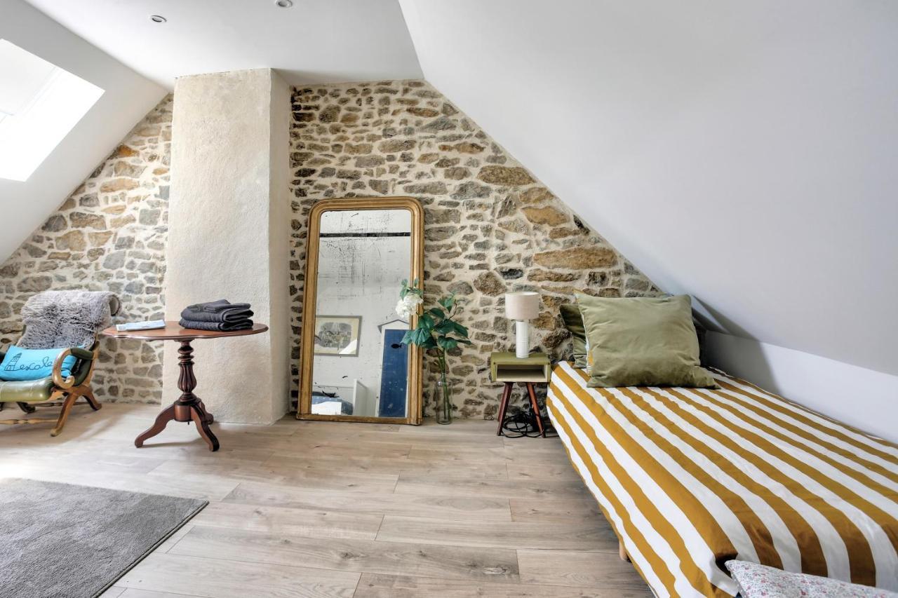La Quinardais - Charmante Maison Avec Terrasse Saint-Samson-sur-Rance 外观 照片